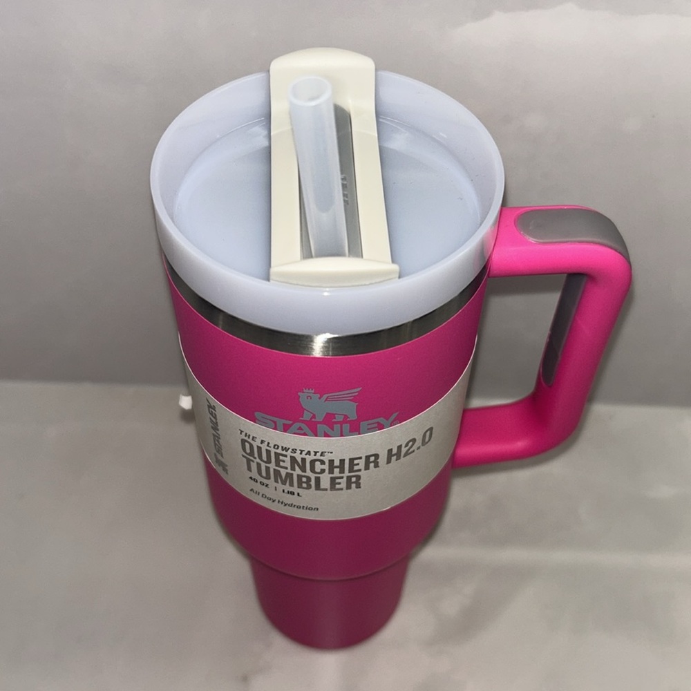 Hot pink Stanley tumbler - Picture 2 of 7